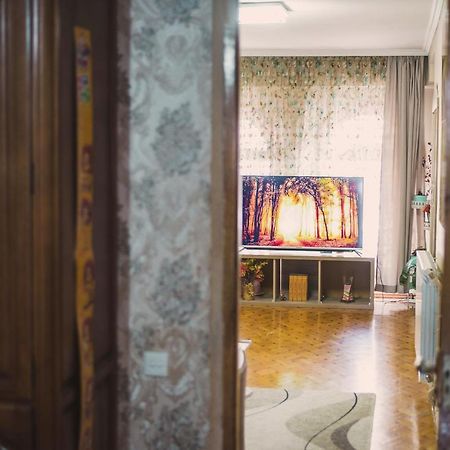 Mariamo'S Apartments 巴统 客房 照片
