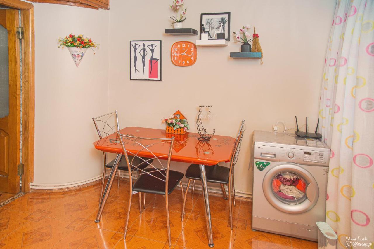 Mariamo'S Apartments 巴统 客房 照片